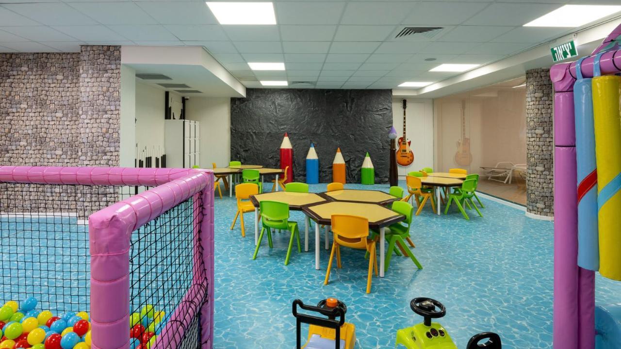 U Splash Hotel 2*