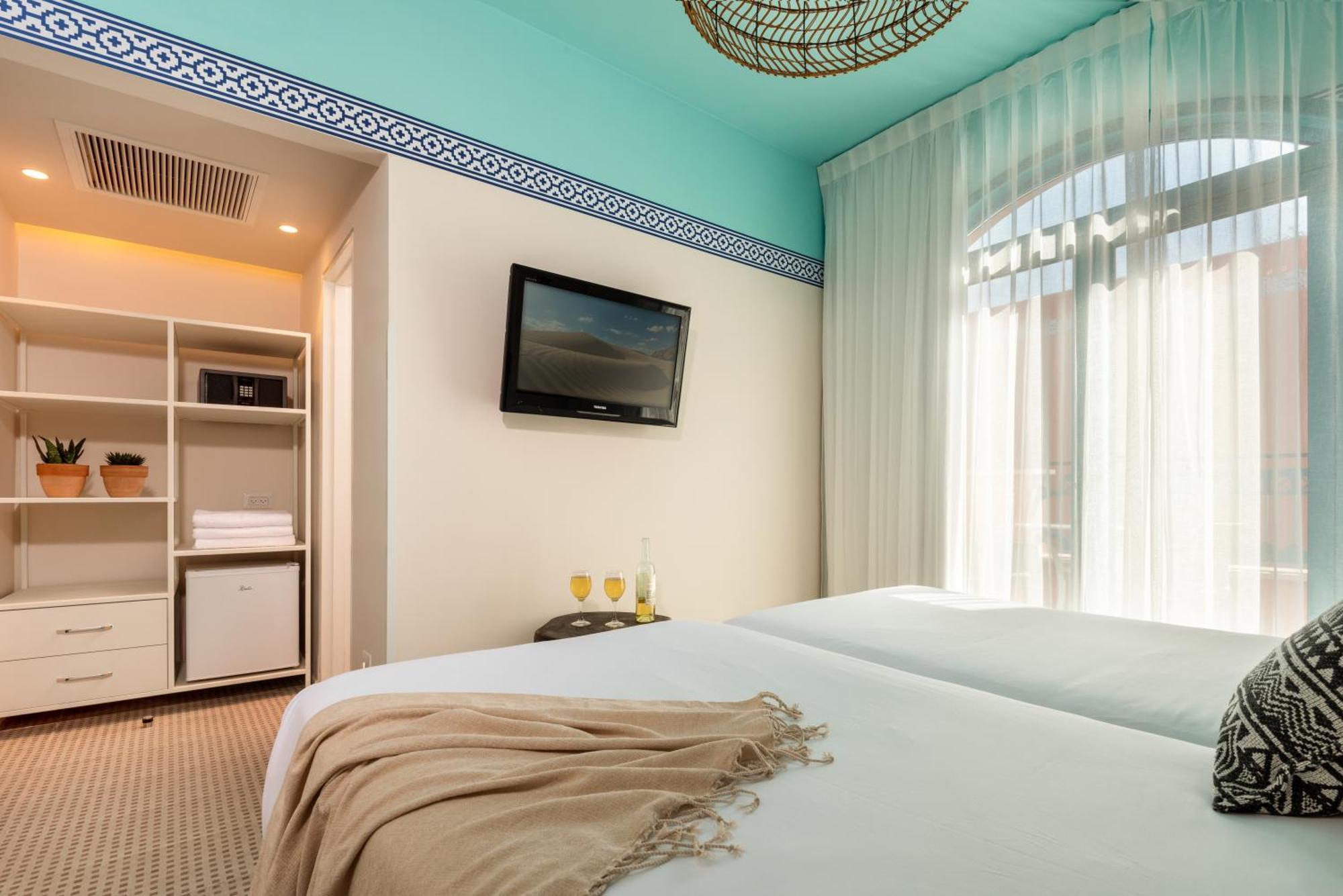 U Splash Hotel 2*